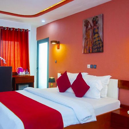 Hotel La Casa Cielo Котону Экстерьер фото
