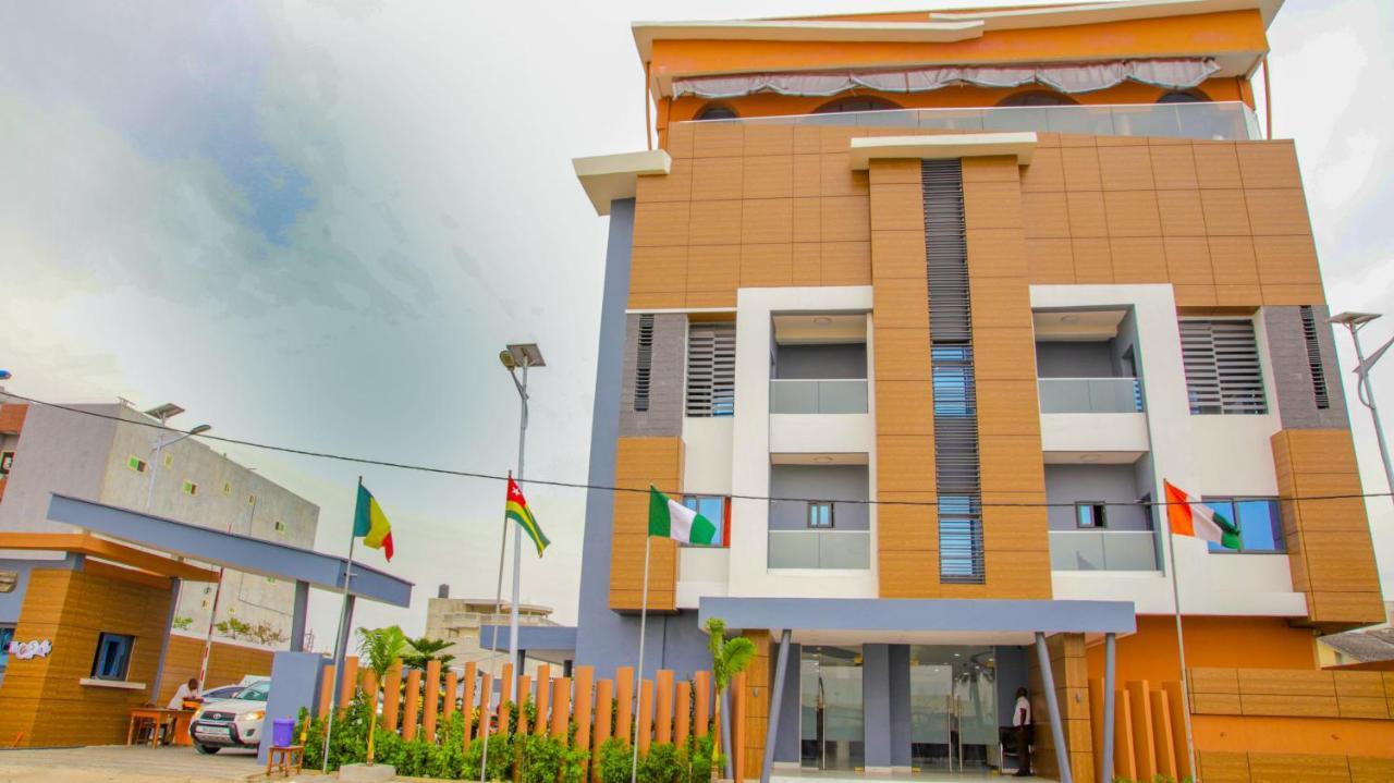 Hotel La Casa Cielo Котону Экстерьер фото