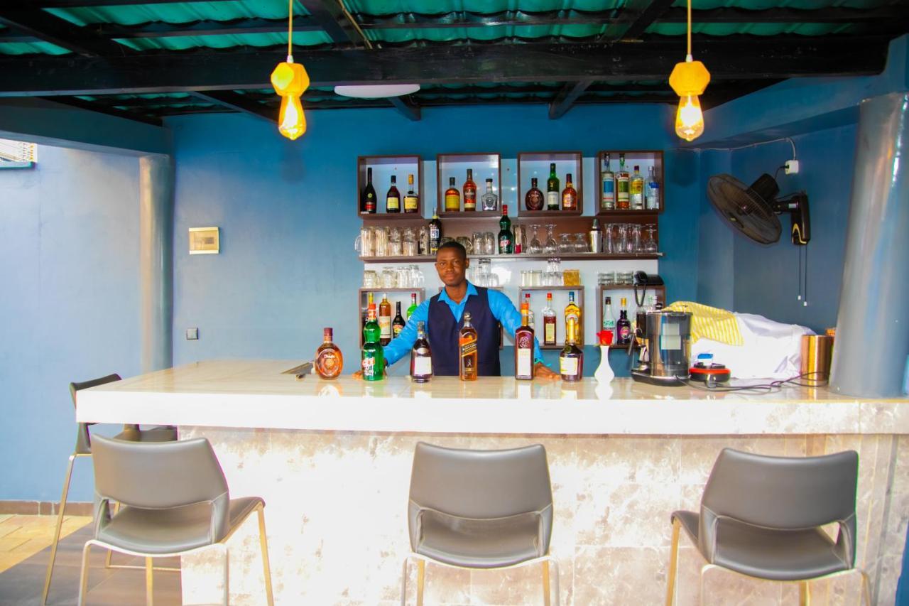 Hotel La Casa Cielo Котону Экстерьер фото