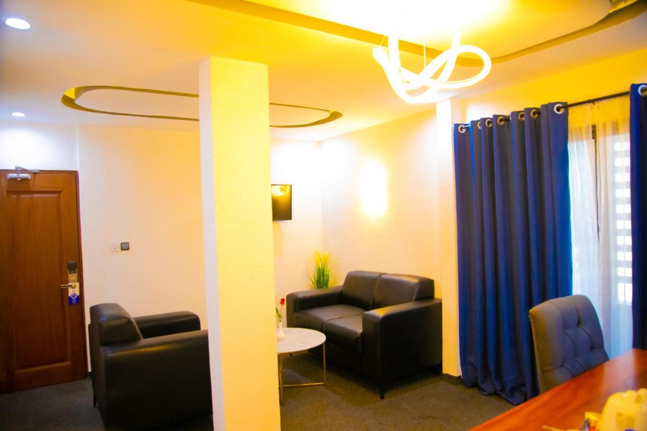 Hotel La Casa Cielo Котону Экстерьер фото