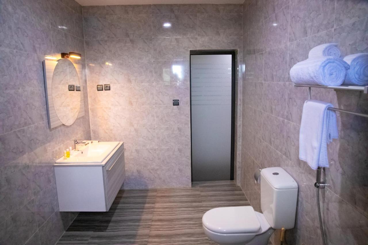 Hotel La Casa Cielo Котону Экстерьер фото