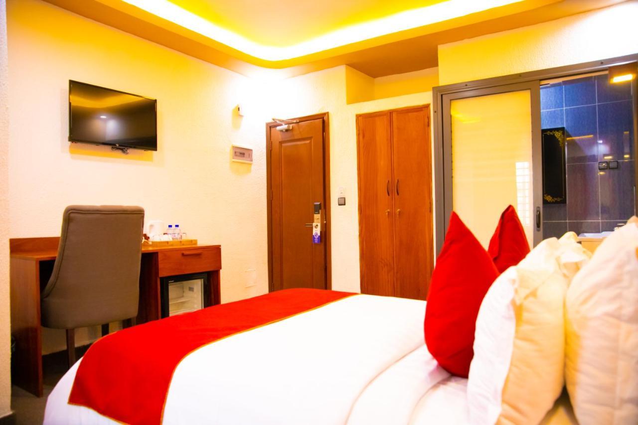 Hotel La Casa Cielo Котону Экстерьер фото