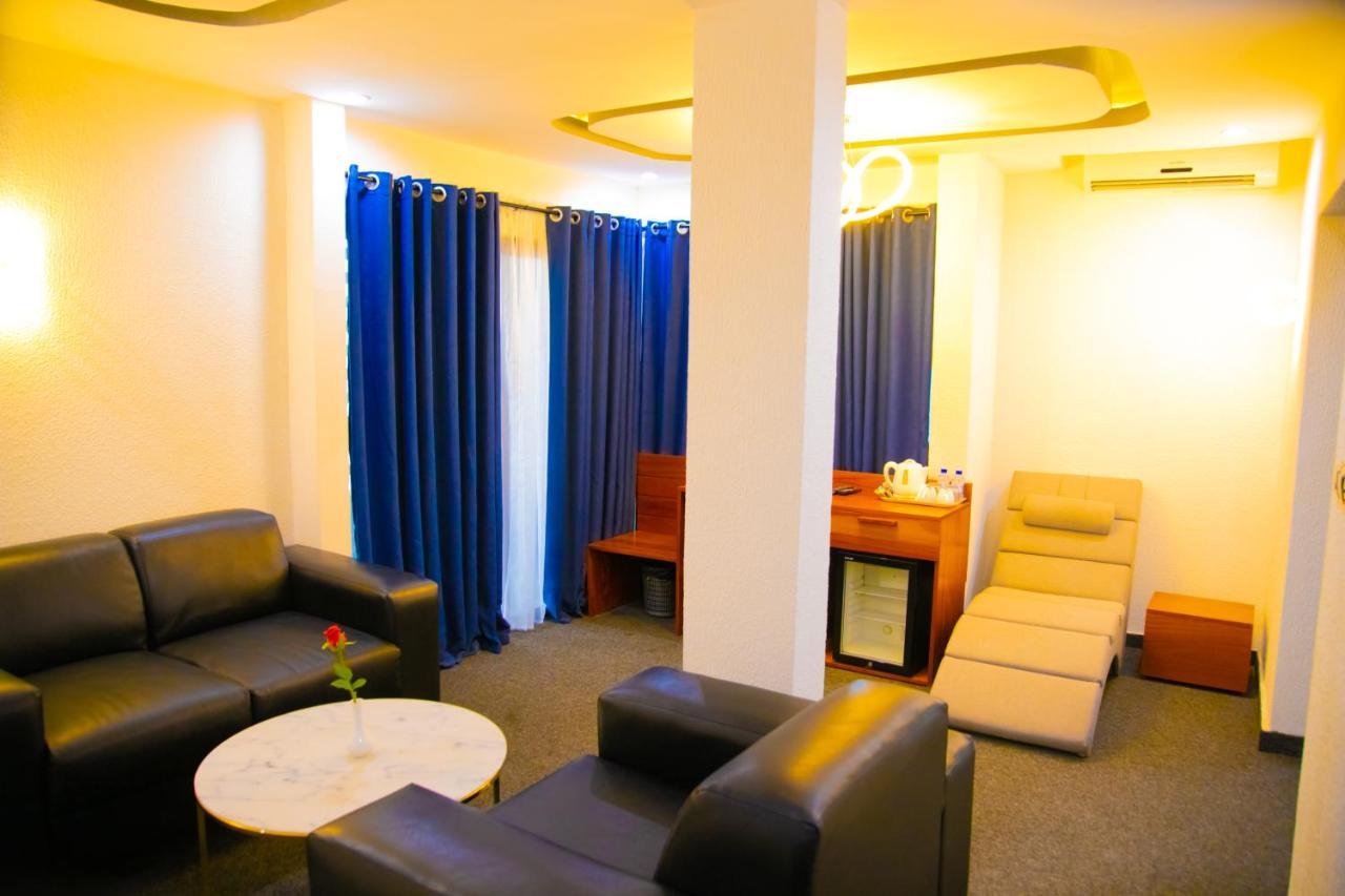 Hotel La Casa Cielo Котону Экстерьер фото