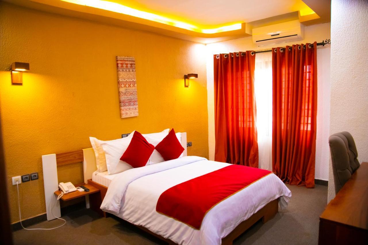 Hotel La Casa Cielo Котону Экстерьер фото