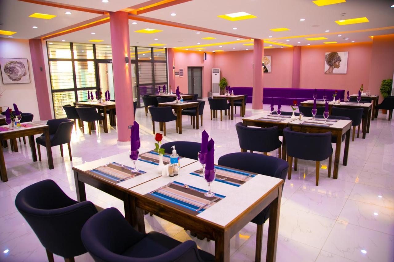 Hotel La Casa Cielo Котону Экстерьер фото