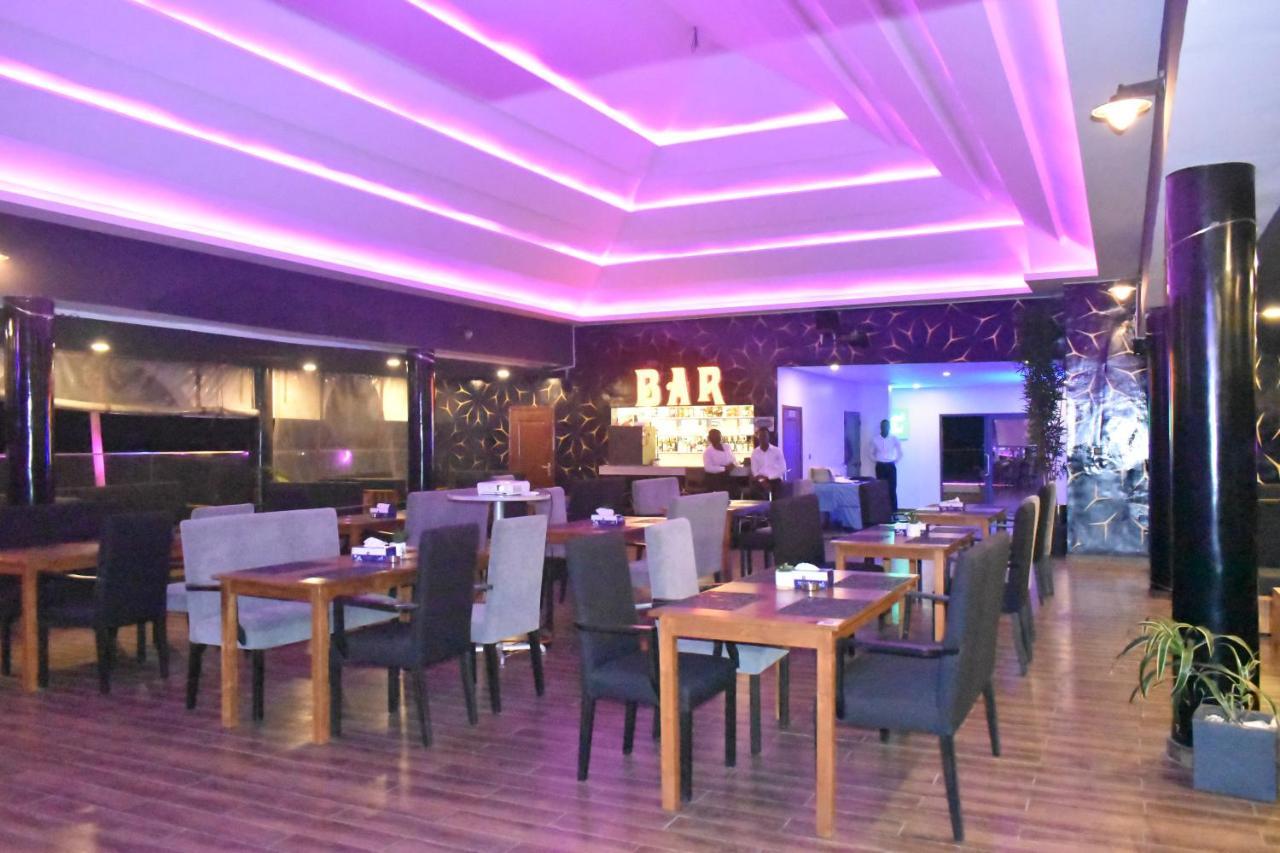 Hotel La Casa Cielo Котону Экстерьер фото