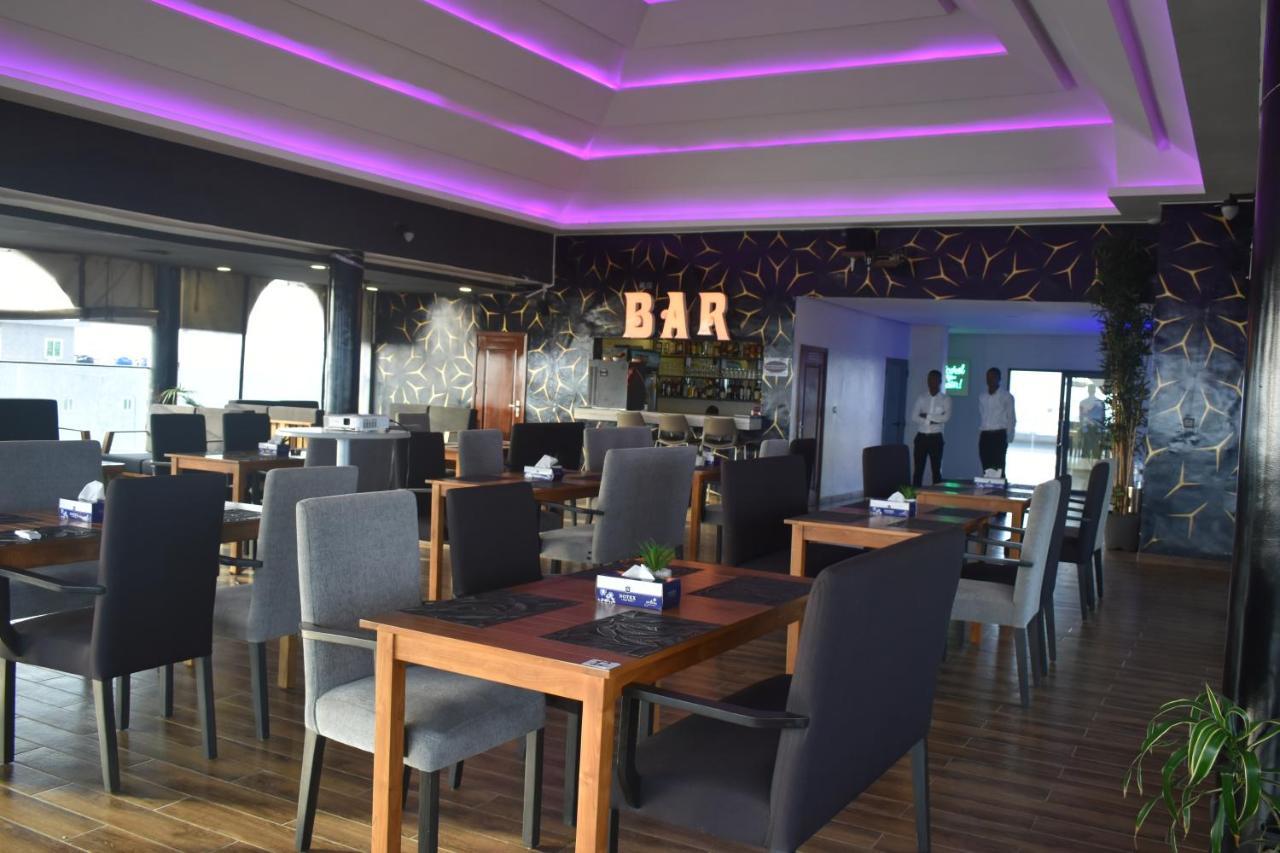 Hotel La Casa Cielo Котону Экстерьер фото